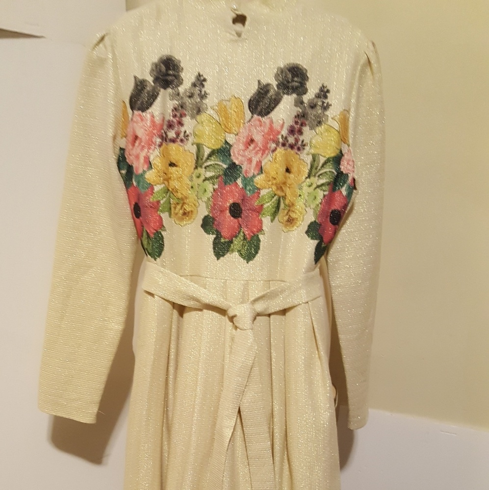 Beautiful floral maxi dress size small